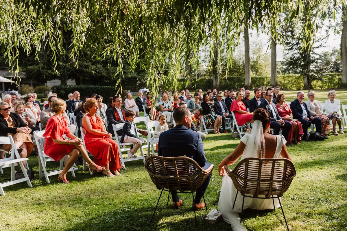 Photographe mariage Clos de la Conciergerie – cérémonie laïque sous le saule pleureur