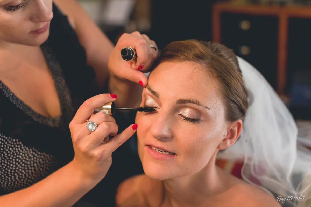 Mariage au Clos du Bac Nieppe – gros plan maquillage de la mariée, mascara