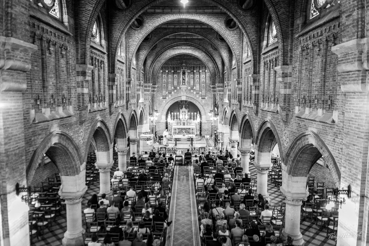 Photographe mariage Nieppe – vue de la nef pendant la cérémonie religieuse