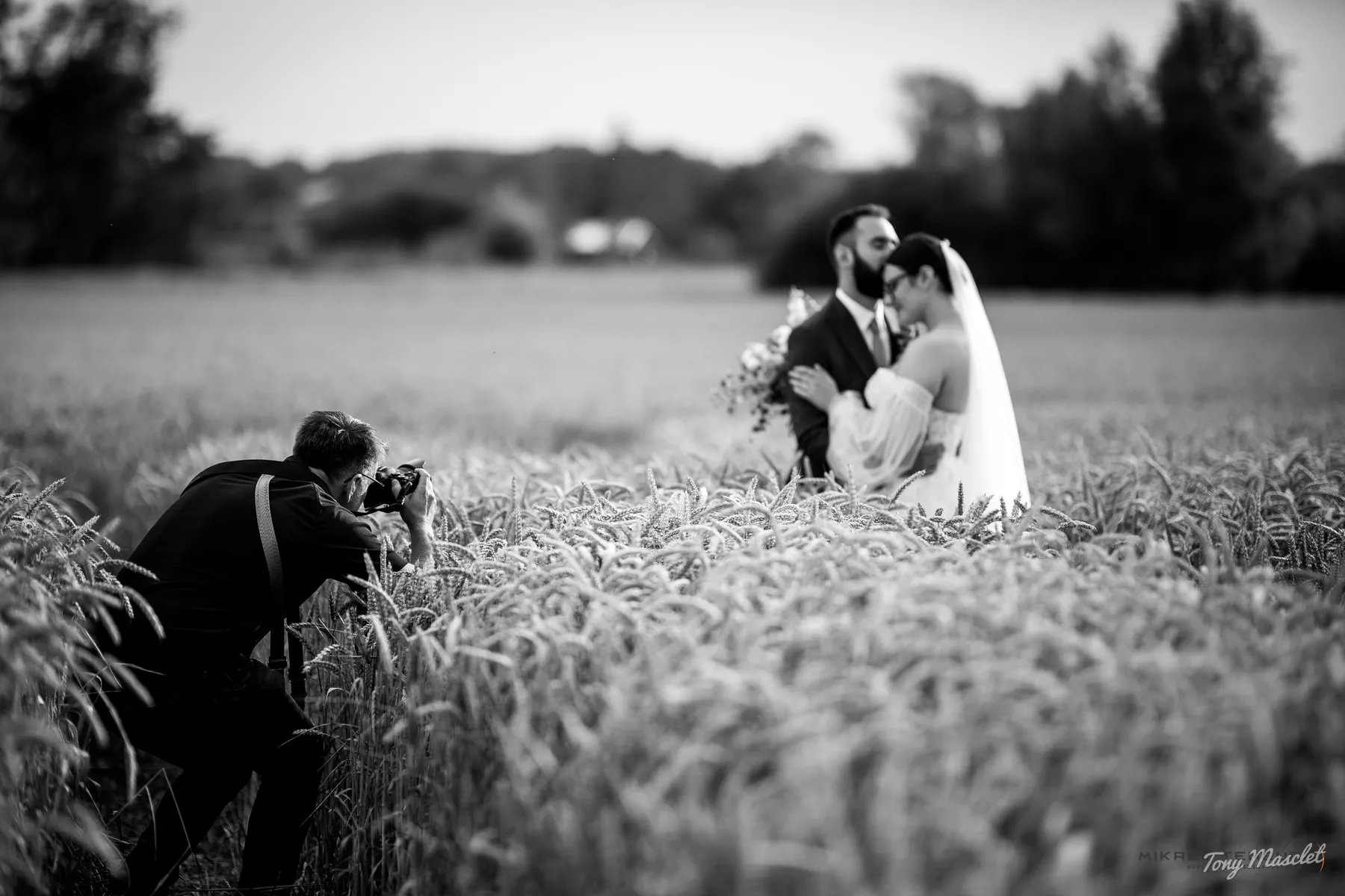Tony Masclet photographe de mariage dans le Nord en action sur un mariage