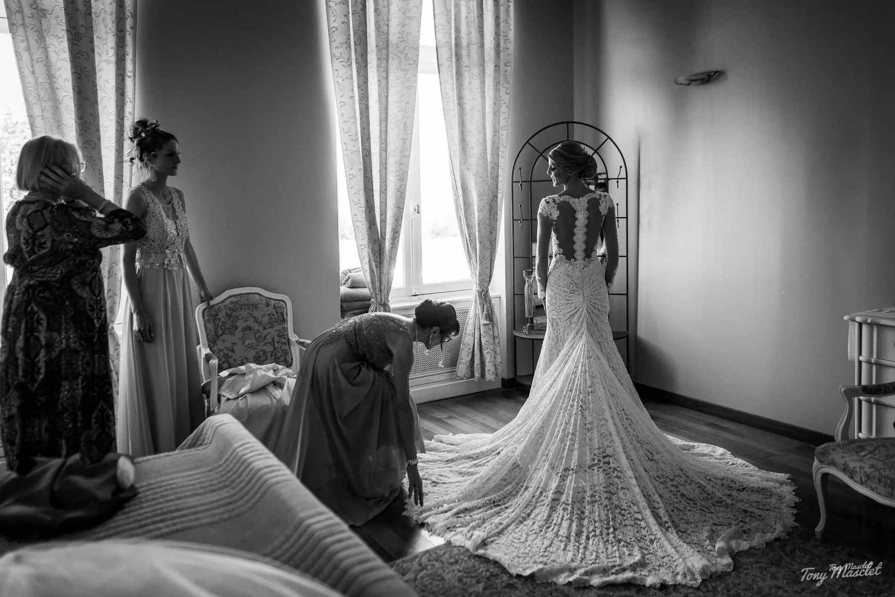 Préparatifs de la mariée avant la cérémonie de mariage, reportage documentaire Tony Masclet